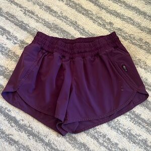 Lululemon Tracker Shorts, Size 8